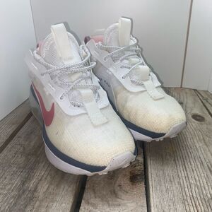 Nike Air Max Infinity 2 White Red Swoosh Women’s Sneakers Size 8 Running Shoes